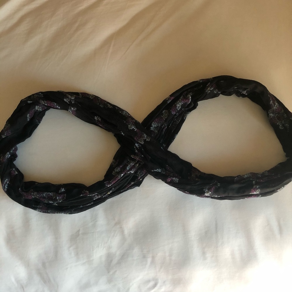 Infinity scarf